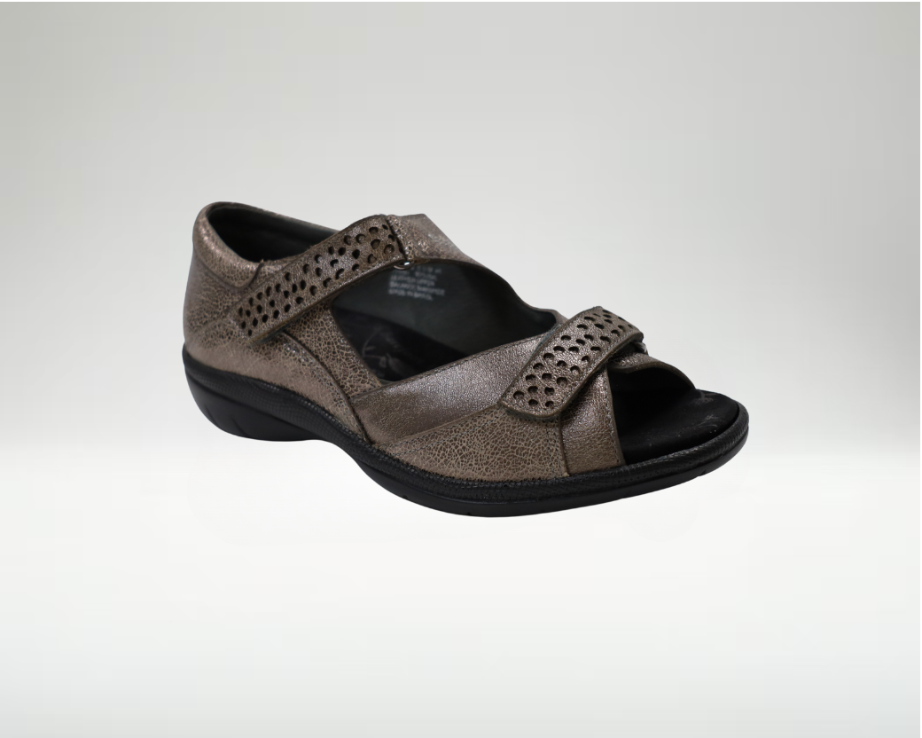 Best shoe for elderly women