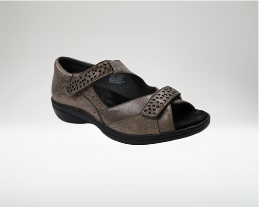 Best shoe for elderly women